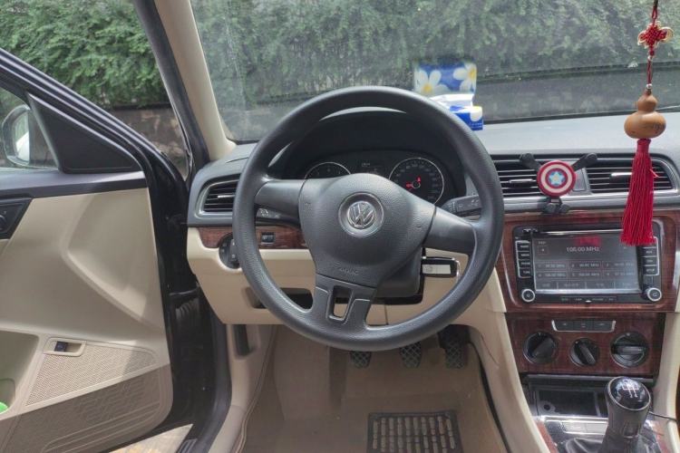 Used Volkswagen Lavida 2013 1.4TSI Manual Comfort Edition Steering Wheel
