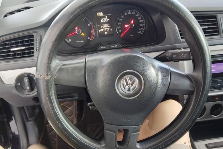 Used Volkswagen Lavida 2013 Revised Classic 1.6L Manual Fashion Edition Steering Wheel