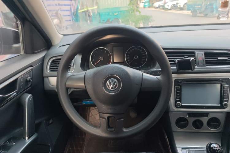 Used Volkswagen Lavida 2013 Restyled Classic 1.6L Manual Comfort Edition Steering Wheel