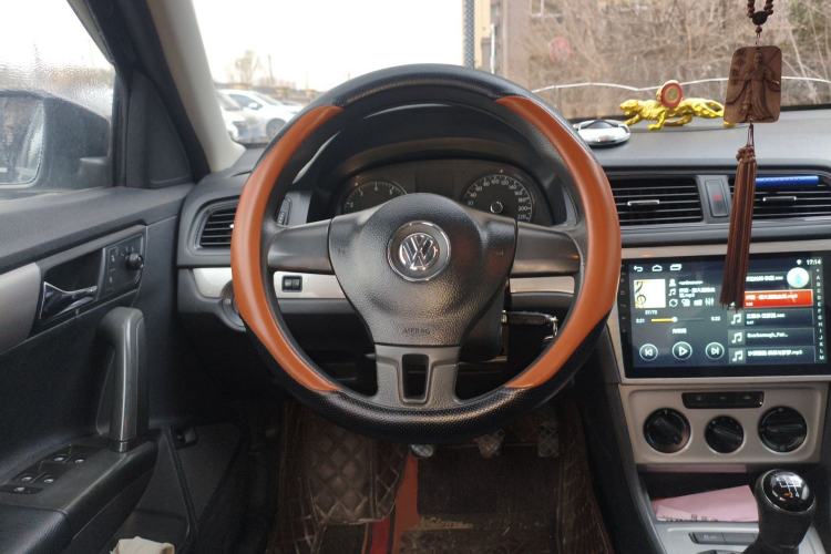 Used Volkswagen Lavida 2013 Revised Classic 1.6L Manual Fashion Edition Steering Wheel