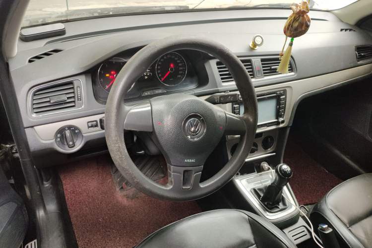 Used Volkswagen Lavida 2013 Restyled Classic 1.6L Manual Comfort Edition Steering Wheel