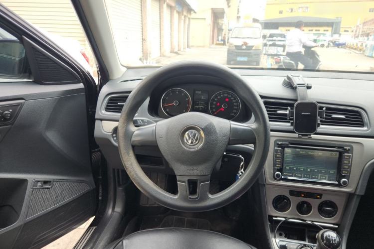 Used Volkswagen Lavida 2013 1.4TSI Manual Comfort Edition Steering Wheel