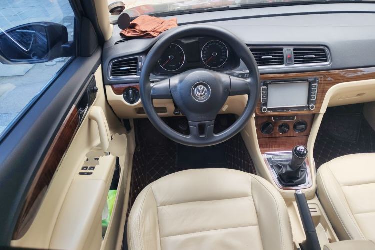 Used Volkswagen Lavida 2013 Restyled Classic 1.6L Manual Comfort Edition Steering Wheel