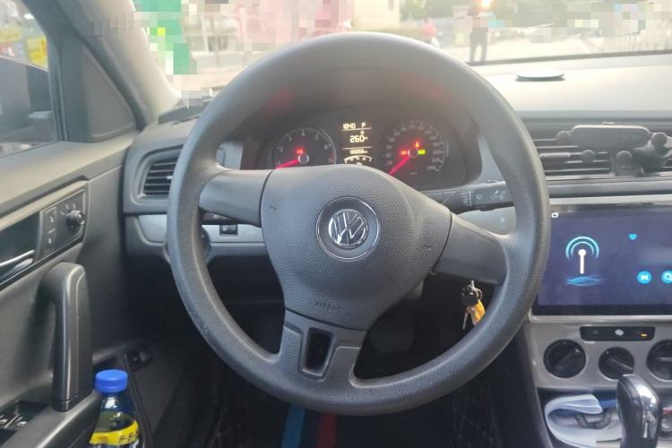 Used Volkswagen Lavida 2013 Revised Classic 1.6L Automatic Fashion Edition Steering Wheel