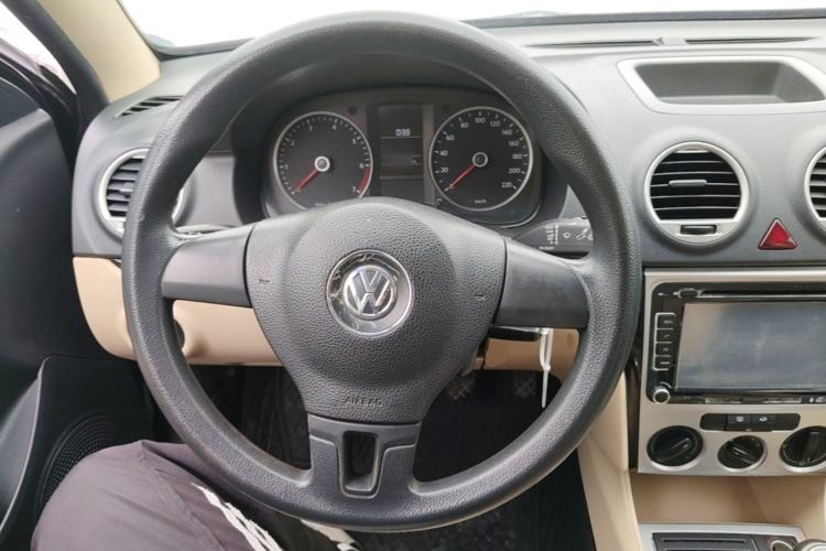 Used Volkswagen Lavida 2013 Classic 1.6L Manual Fashion Edition Steering Wheel