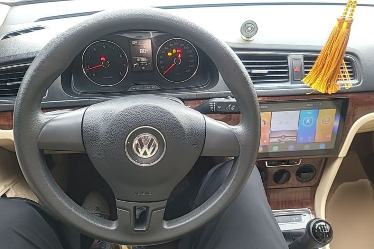 Used Volkswagen Lavida 2013 Revised Version 1.4 TSI Manual Comfort Edition Steering Wheel