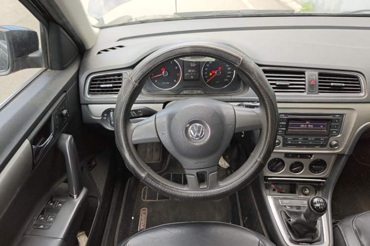 Used Volkswagen Lavida 2013 Restyled Classic 1.6L Manual Comfort Edition Steering Wheel