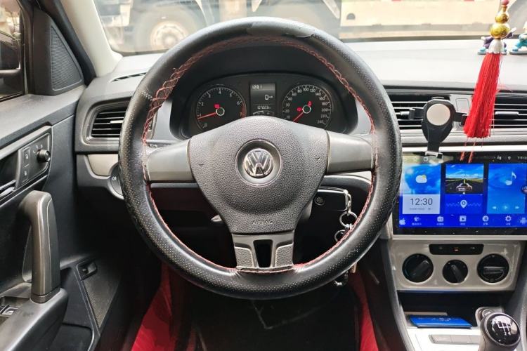 Used Volkswagen Lavida 2013 Revised Classic 1.6L Manual Fashion Edition Steering Wheel