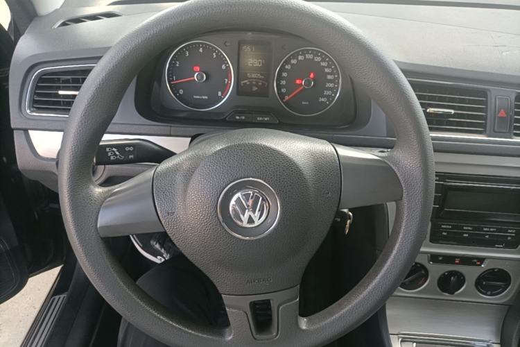 Used Volkswagen Lavida 2013 Restyled Classic 1.6L Manual Comfort Edition Steering Wheel