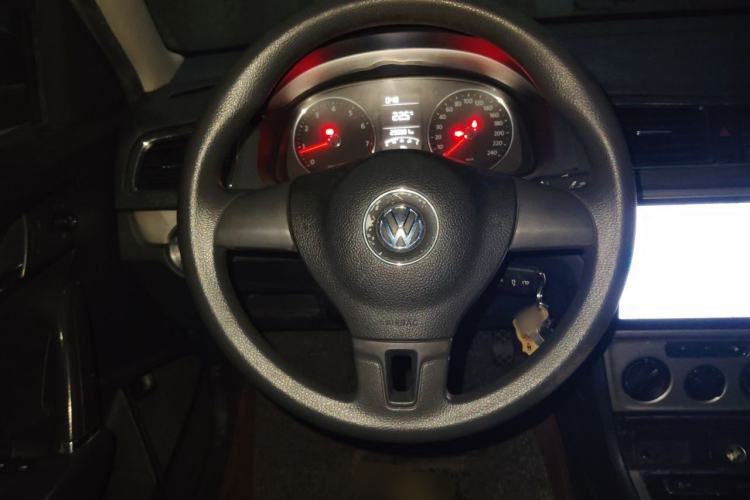 Used Volkswagen Lavida 2013 1.6L Manual Comfort Edition Steering Wheel