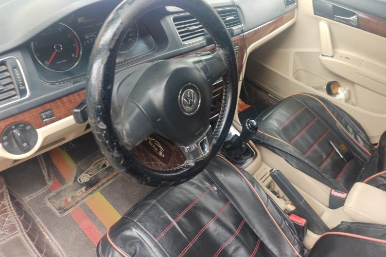 Used Volkswagen Lavida 2013 Revised Version 1.4 TSI Manual Comfort Edition Steering Wheel