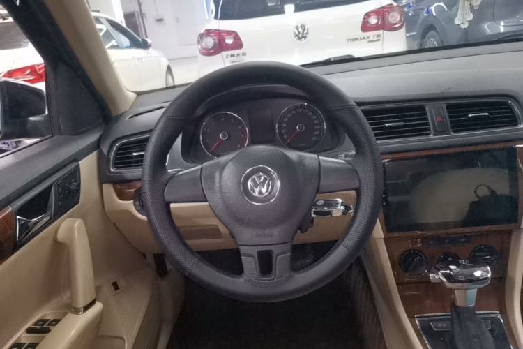 Used Volkswagen Lavida 2013 Revised Version 1.4 TSI DSG Comfort Edition Steering Wheel