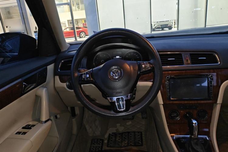 Used Volkswagen Lavida 2013 1.6L Automatic Comfort Edition Steering Wheel