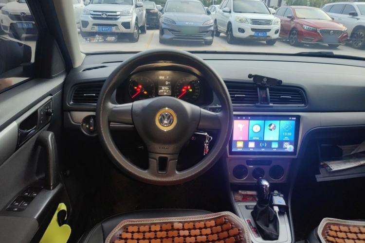 Used Volkswagen Lavida 2013 Revised Classic 1.6L Automatic Fashion Edition Steering Wheel
