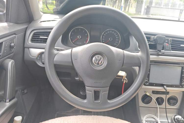 Used Volkswagen Lavida 2013 1.6L Manual Comfort Edition Steering Wheel
