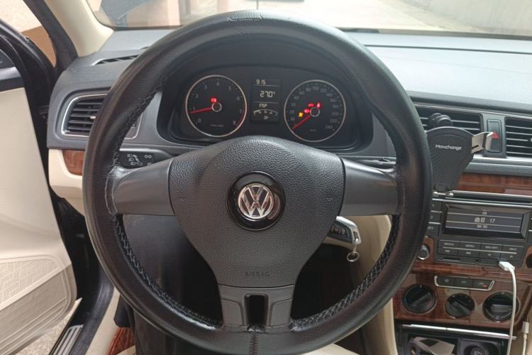 Used Volkswagen Lavida 2013 1.4TSI Manual Comfort Edition Steering Wheel