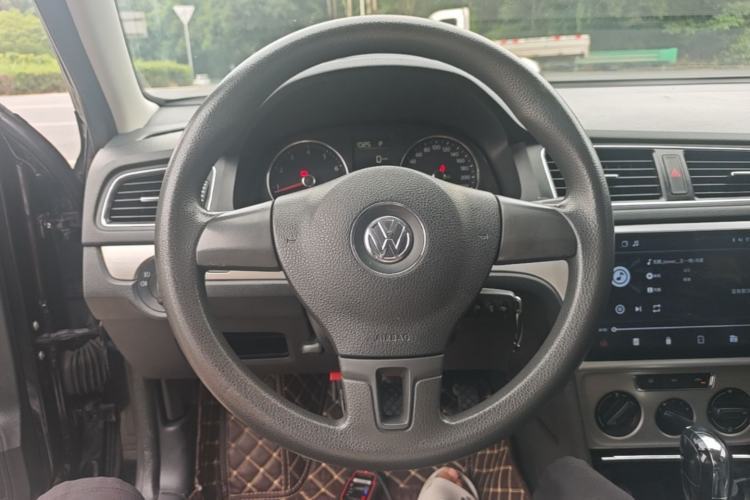 Used Volkswagen Lavida 2013 Restyled Classic 1.6L Automatic Comfort Edition Steering Wheel