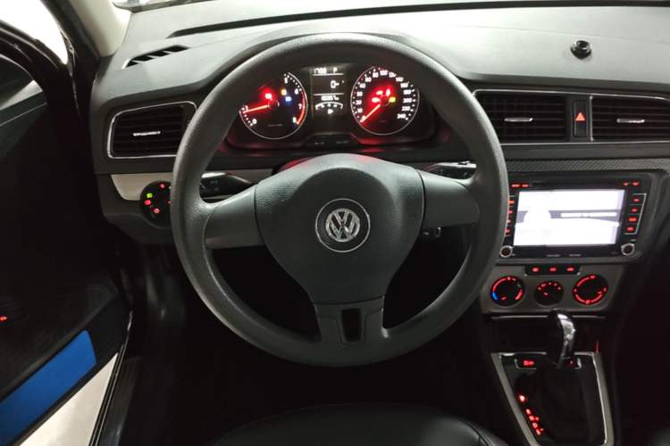 Used Volkswagen Lavida 2013 Restyled Classic 1.6L Automatic Comfort Edition Steering Wheel