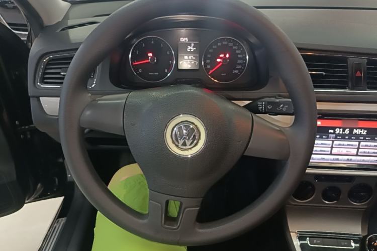 Used Volkswagen Lavida 2013 Restyled Classic 1.6L Manual Comfort Edition Steering Wheel