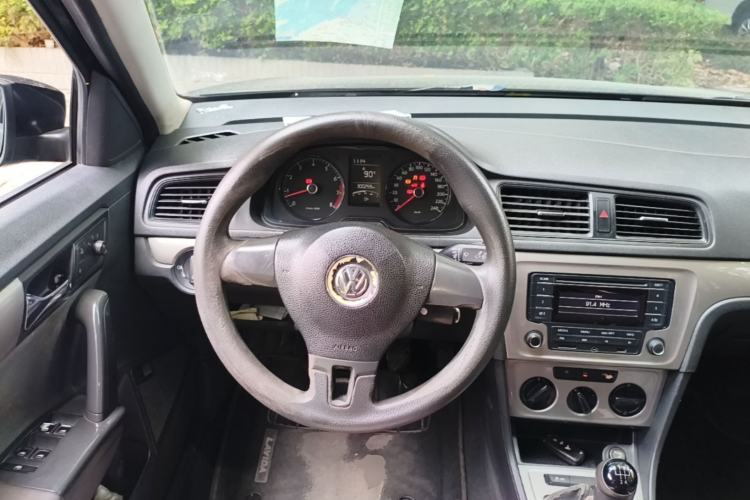 Used Volkswagen Lavida 2013 Revised Classic 1.6L Manual Fashion Edition Steering Wheel