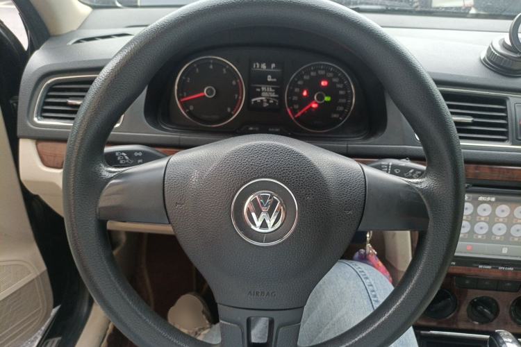 Used Volkswagen Lavida 2013 Revised Version 1.4 TSI DSG Comfort Edition Steering Wheel