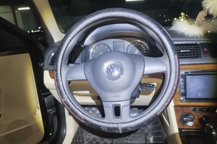 Used Volkswagen Lavida 2013 Revised Version 1.4 TSI DSG Comfort Edition Steering Wheel