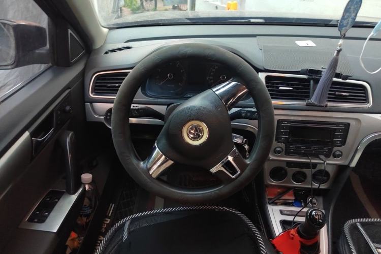 Used Volkswagen Lavida 2013 Revised Classic 1.6L Manual Fashion Edition Steering Wheel