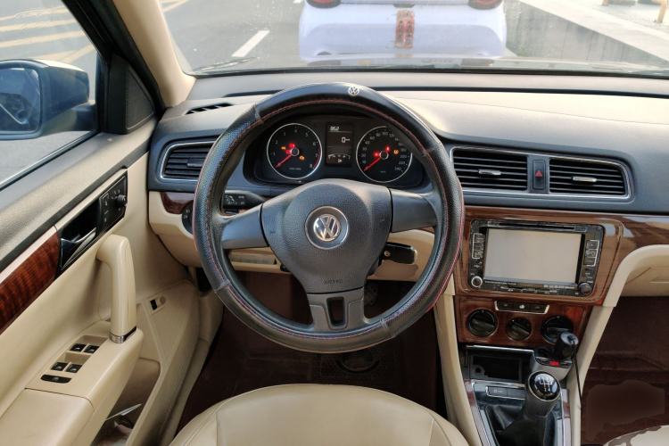 Used Volkswagen Lavida 2013 Restyled Classic 1.6L Manual Comfort Edition Steering Wheel