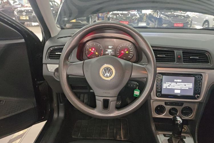 Used Volkswagen Lavida 2013 Revised Classic 1.6L Automatic Fashion Edition Steering Wheel