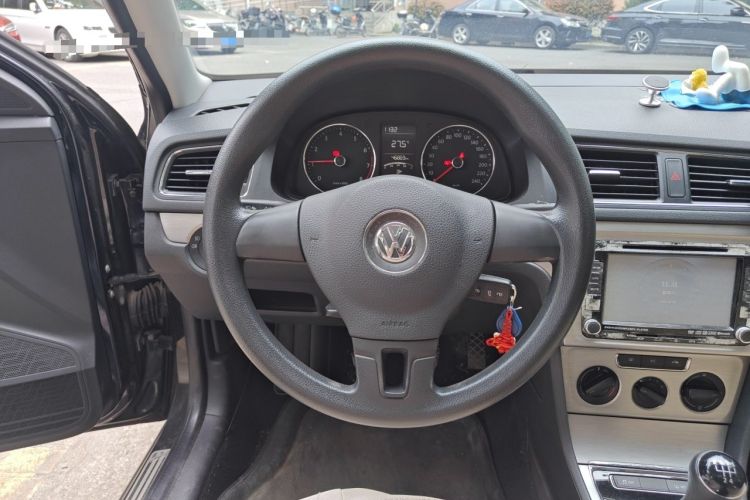 Used Volkswagen Lavida 2013 1.6L Manual Comfort Edition Steering Wheel
