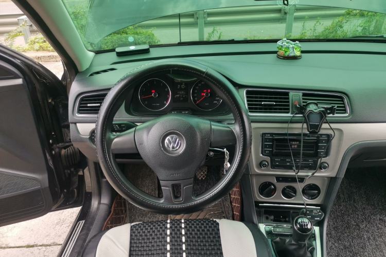 Used Volkswagen Lavida 2013 Restyled Classic 1.6L Manual Comfort Edition Steering Wheel