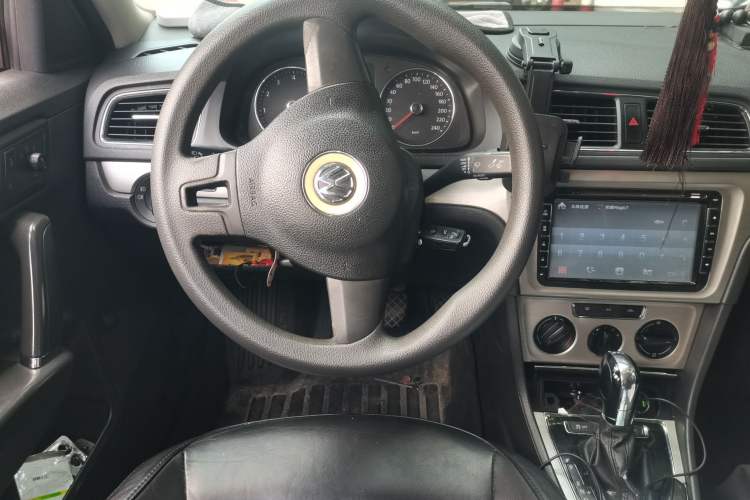 Used Volkswagen Lavida 2013 Revised Version 1.4 TSI DSG Comfort Edition Steering Wheel