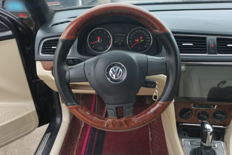 Used Volkswagen Lavida 2013 Restyled Classic 1.6L Automatic Comfort Edition Steering Wheel