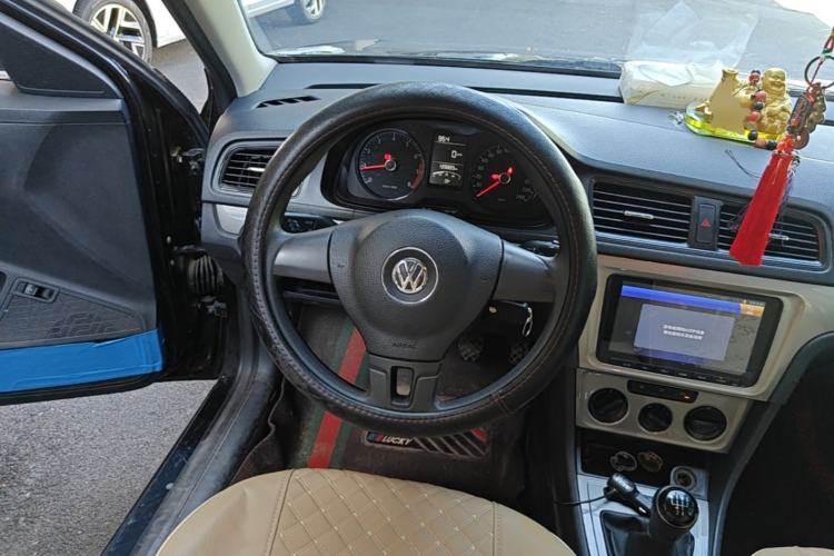 Used Volkswagen Lavida 2013 Revised Classic 1.6L Manual Fashion Edition Steering Wheel