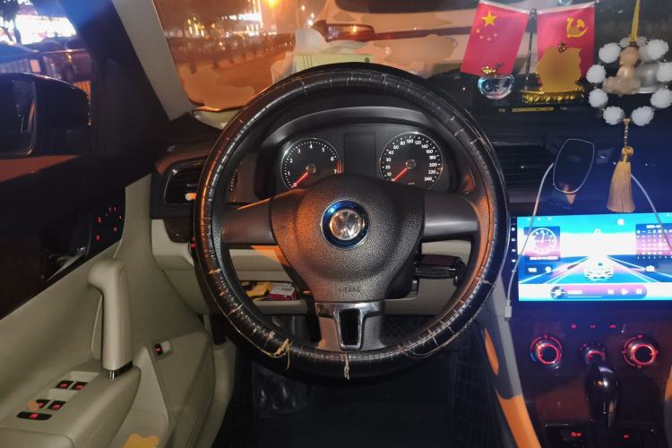 Used Volkswagen Lavida 2013 Restyled Classic 1.6L Automatic Comfort Edition Steering Wheel