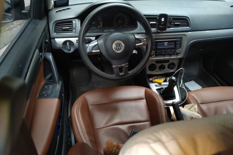 Used Volkswagen Lavida 2013 Revised Classic 1.6L Manual Fashion Edition Steering Wheel