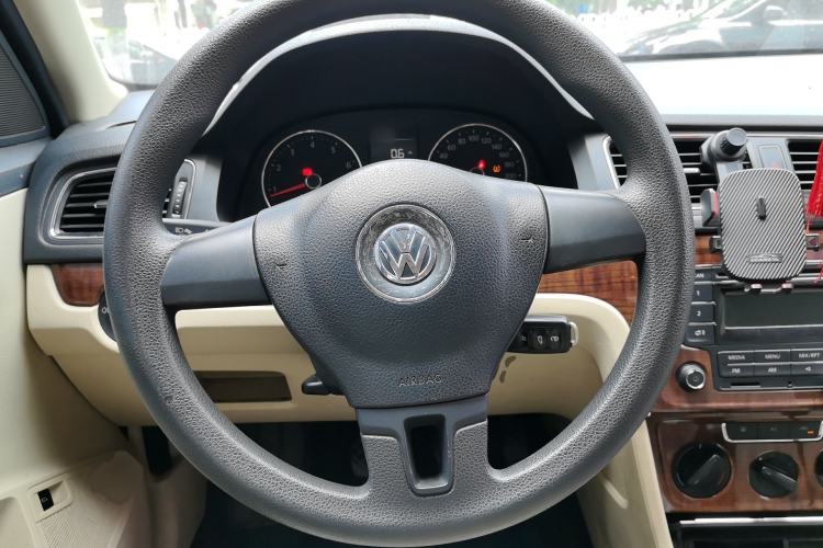Used Volkswagen Lavida 2013 Restyled Classic 1.6L Manual Comfort Edition Steering Wheel
