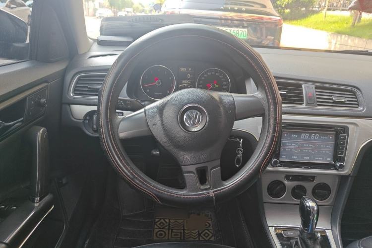 Used Volkswagen Lavida 2013 Restyled Classic 1.6L Automatic Comfort Edition Steering Wheel