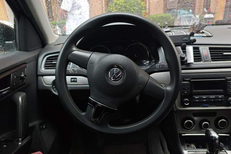 Used Volkswagen Lavida 2013 1.4TSI DSG Comfort Edition Steering Wheel