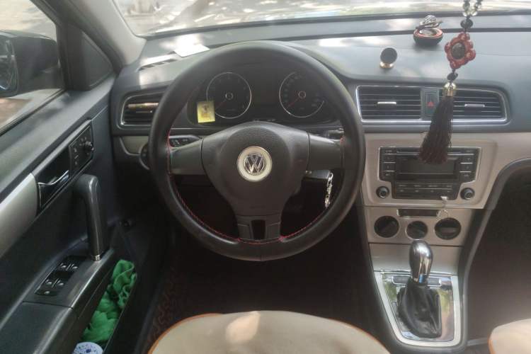 Used Volkswagen Lavida 2013 Restyled Classic 1.6L Automatic Comfort Edition Steering Wheel