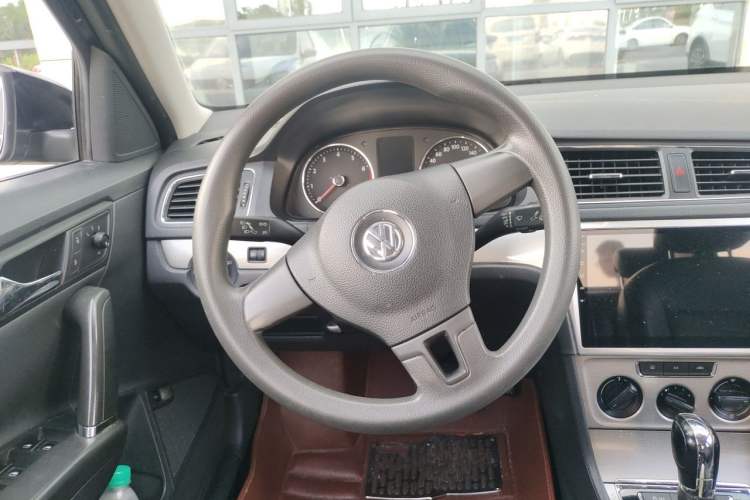 Used Volkswagen Lavida 2013 Restyled Classic 1.6L Automatic Comfort Edition Steering Wheel