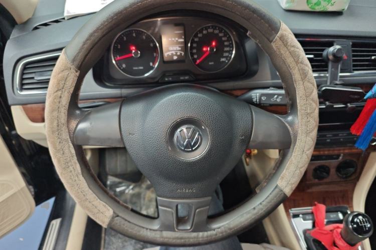 Used Volkswagen Lavida 2013 Restyled Classic 1.6L Manual Comfort Edition Steering Wheel