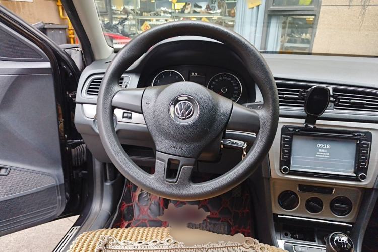 Used Volkswagen Lavida 2013 1.4TSI Manual Comfort Edition Steering Wheel