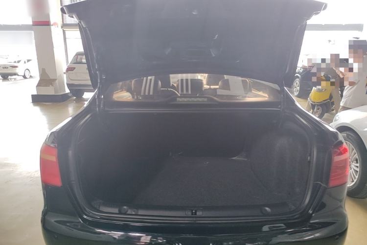 Used Volkswagen Lavida 2013 Revised Classic 1.6L Automatic Fashion Edition Trunk