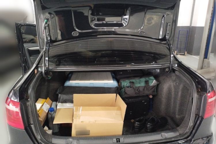 Used Volkswagen Lavida 2013 1.6L Automatic Comfort Edition Trunk