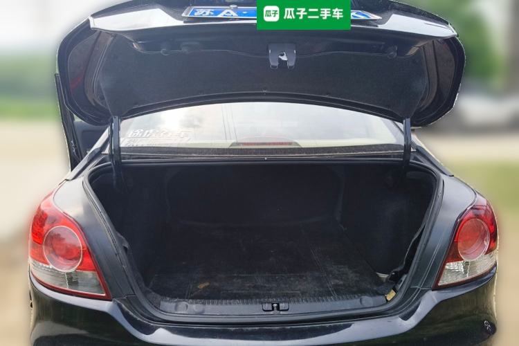 Used Volkswagen Lavida 2013 1.6L Manual Fashion Edition Trunk