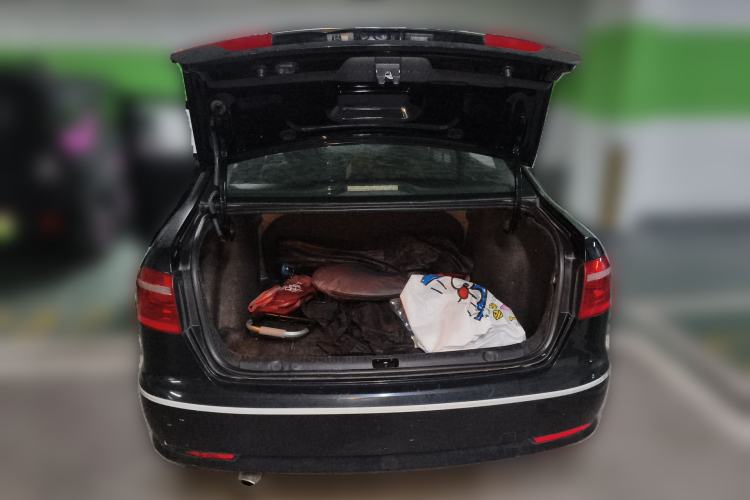 Used Volkswagen Lavida 2013 Revised Classic 1.6L Automatic Fashion Edition Trunk