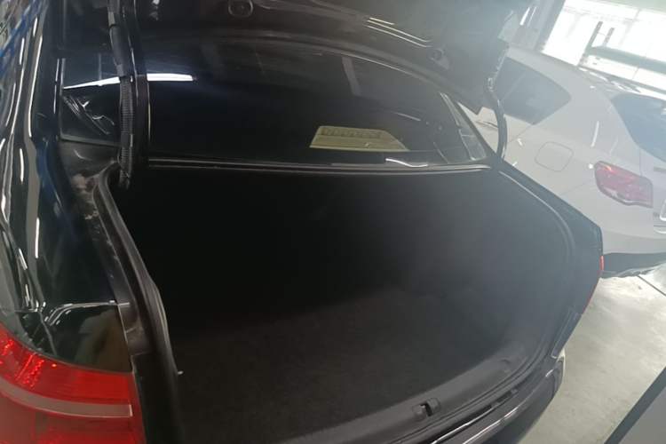 Used Volkswagen Lavida 2013 Restyled Classic 1.6L Automatic Comfort Edition Trunk