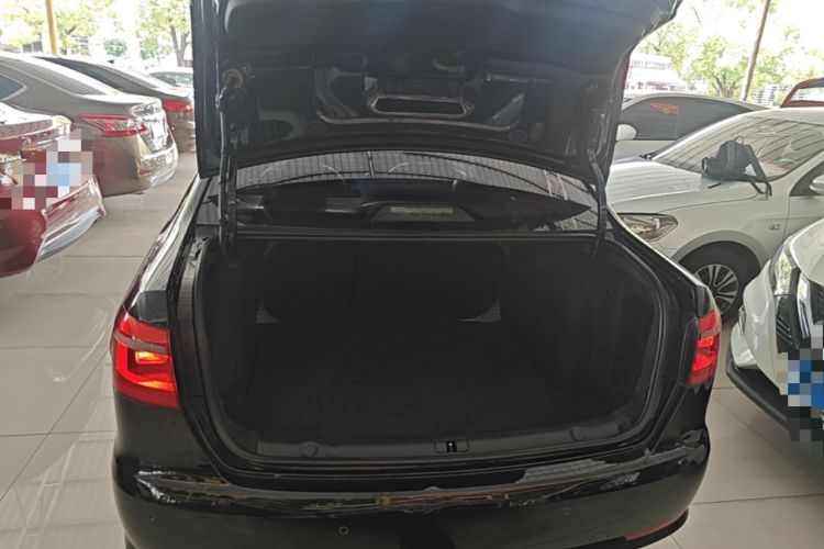 Used Volkswagen Lavida 2013 Restyled Classic 1.6L Automatic Comfort Edition Trunk