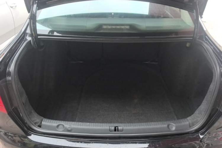 Used Volkswagen Lavida 2013 Restyled Classic 1.6L Automatic Comfort Edition Trunk